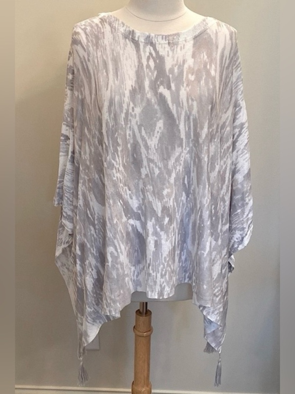 J. Jill Watercolor Ikat Gray One Size Coastal Grandma Boho Artisan Poncho - Picture 2 of 11